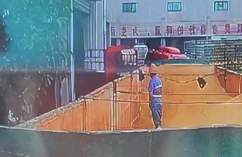 青岛啤酒还敢喝吗 工人在原料仓尿尿,现场画面曝光